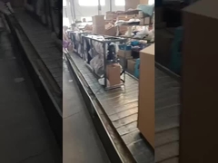 Explorez la chaîne de production de l'usine de motos et assistez au savoir-faire des ouvriers.